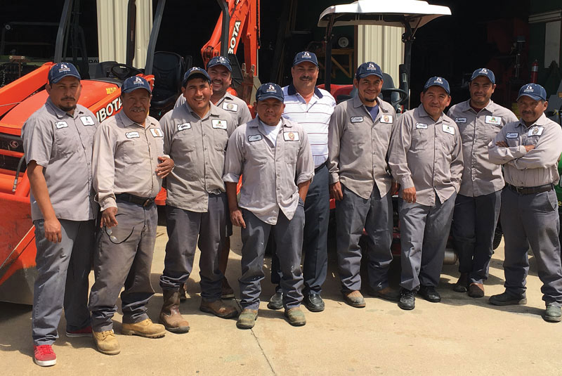 Fuel your passion as a golf course superintendent Southern Oaks Golf maintenance crew