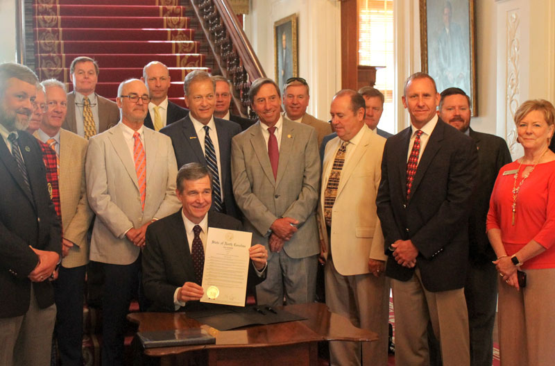 North Carolina governor lauds state’s golf industry North Carolina Golf Day