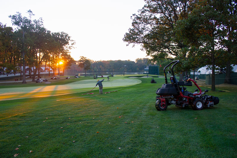 Golf tournament volunteer