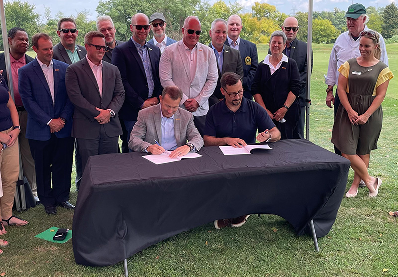 EPA and GCSAA signing ceremony