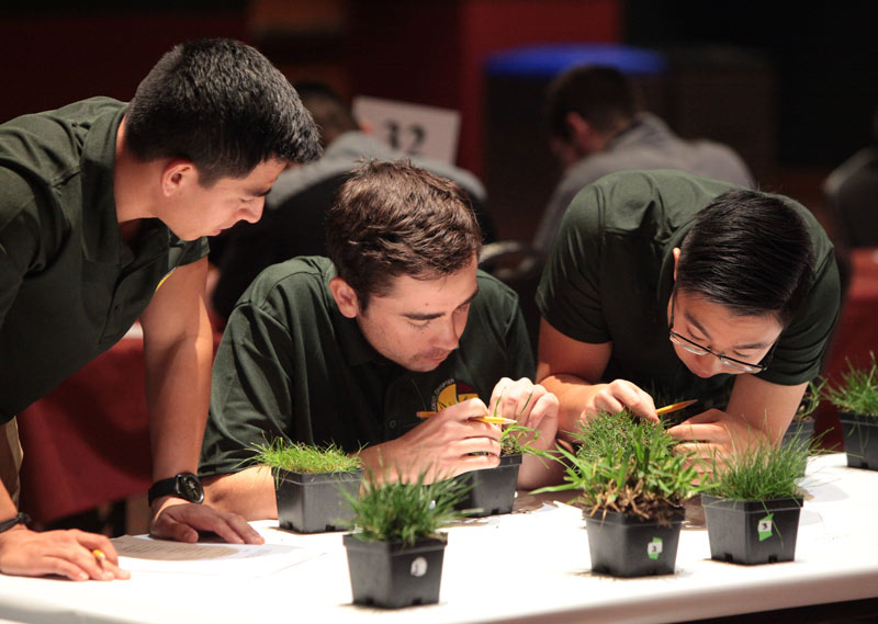 John Deere GCSAA students