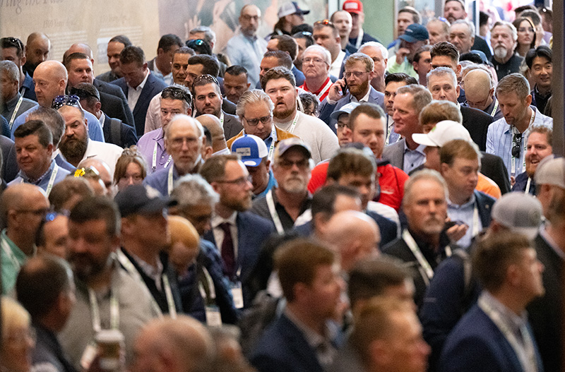 Crowd of people attending the GCSAA Conference and Trade Show at the Phoenix Conference Center