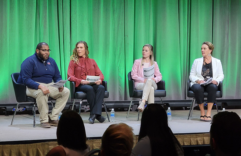 Ladies Leading Turf panel