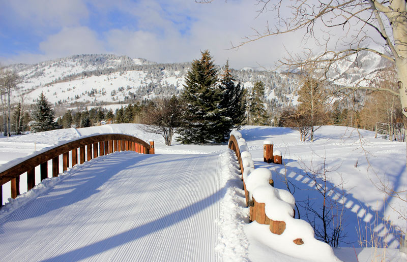 Winter golf course maintenance: Keeping the green at 20 below Winter golf course maintenance