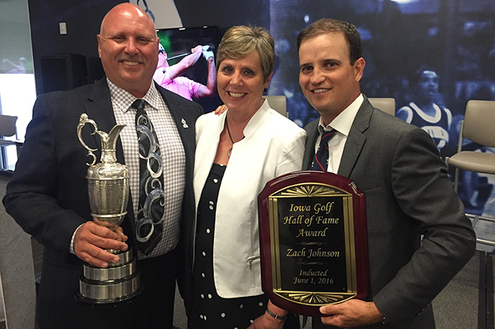 Rick Tegtmeier, Sherry Tegtmeier and Zach Johnson holding a trophy