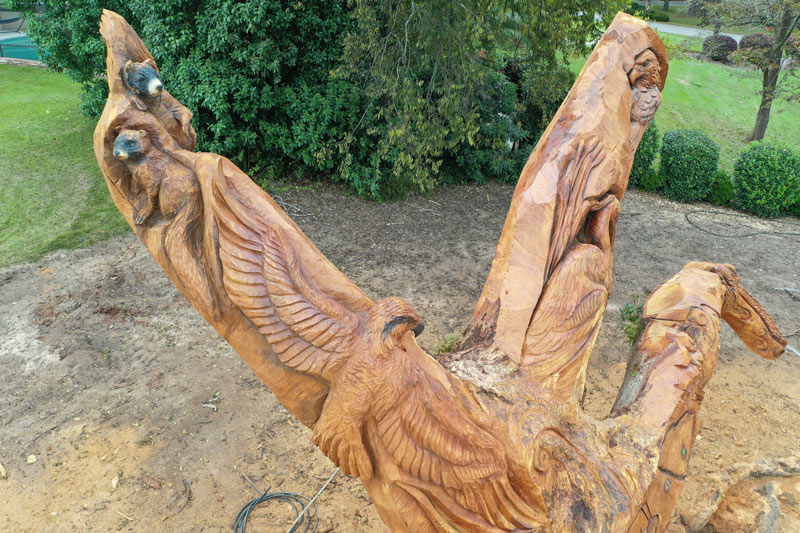Chain saw tree carving art