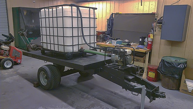 Mobile water trailer