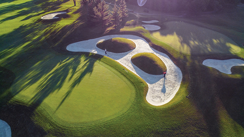 Aerial view of Oakdale Golf and Country Club in Toronto