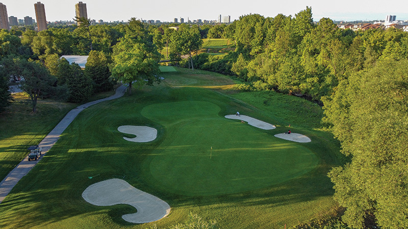 Aerial view of Oakdale Golf and Country Club in Toronto