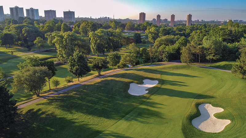 Aerial view of Oakdale Golf and Country Club in Toronto