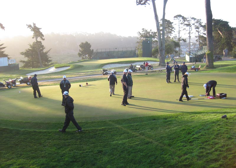 Golf tournament volunteers